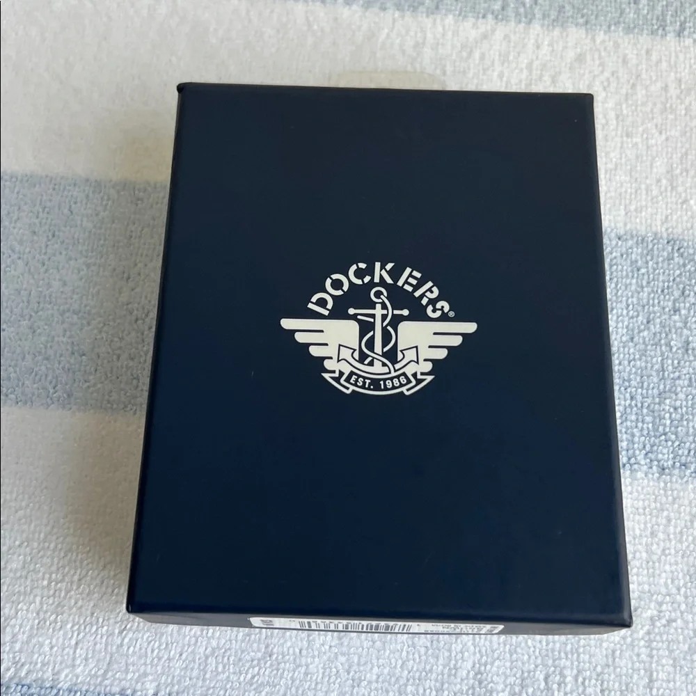 NWT Dockers‎ Men's Handcrafted Brown Bifold Wallet In Box
